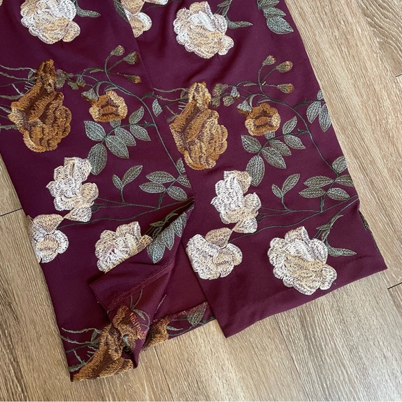 Eci New York Floral Embroidered Midi Knee Length Pencil Skirt Plum Maroon Red 4 - Picture 9 of 16